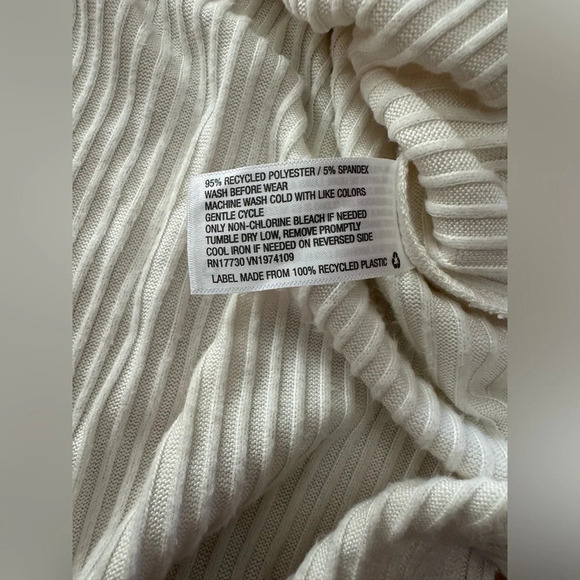 WILD FABLE NWOT off white oversized vneck sweater exposed seams XXL - Picture 3 of 8